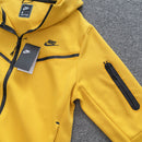 CONJUNTO NK TECH FLEECE -