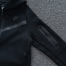 CONJUNTO NK TECH FLEECE -