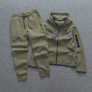 CONJUNTO NK TECH FLEECE -
