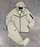 CONJUNTO NK TECH FLEECE -
